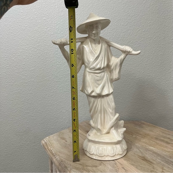 Vintage Chinese Figurine - Picture 4 of 8